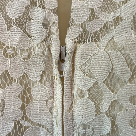 NWT Revelry Ivory Lace Top w/ Keyhole and Zippered Back - Size 10 - Picture 9 of 14